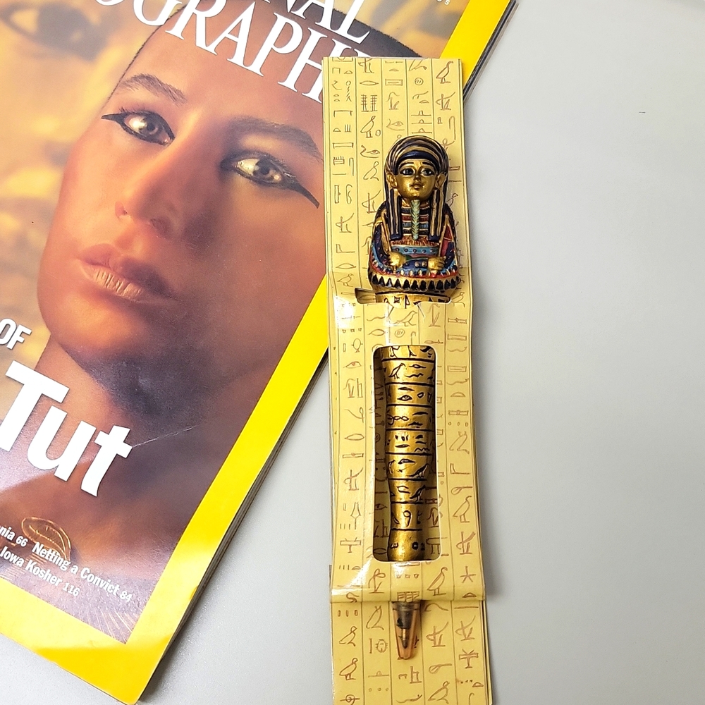 This classic Egyptian art pen is made of polyresin, individually hand painted